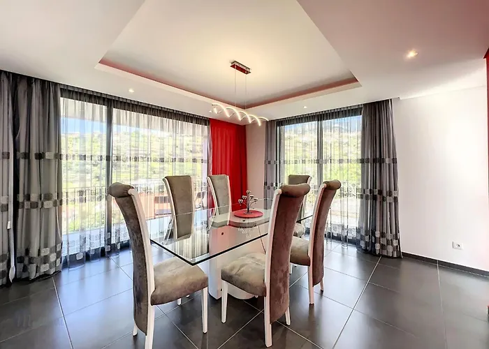 Traumhaus 2- Von Lsamadeira By Interhome