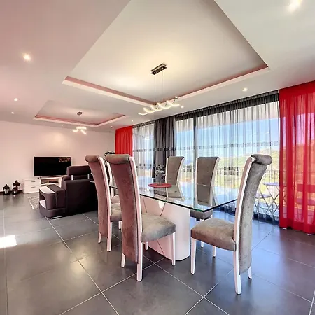 Casa de Férias Traumhaus 2- Von Lsamadeira By Interhome *